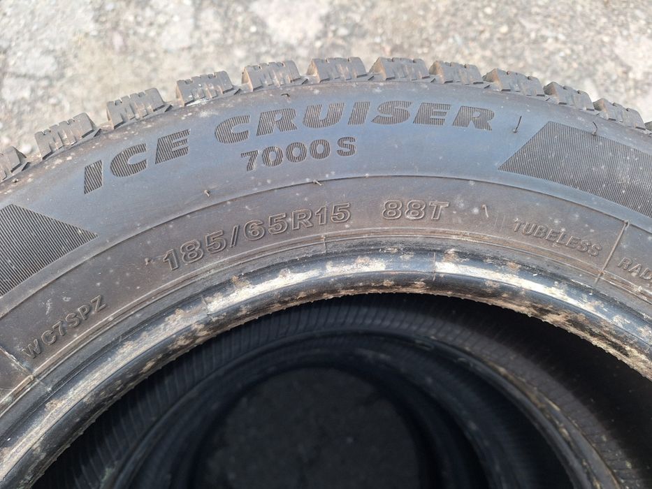 Продам зимову гуму 185/65R15"Bridgestone"