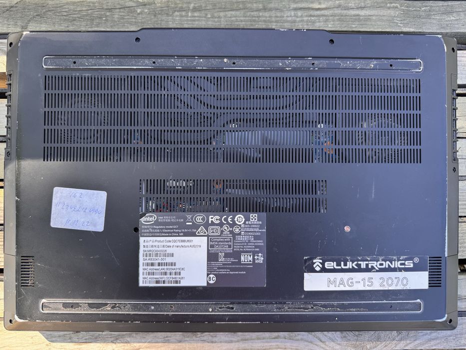 Eluktronics MAG-15/I7-9750H/RTX 2070 Max-Q 8gb/16gb/500gb ssd