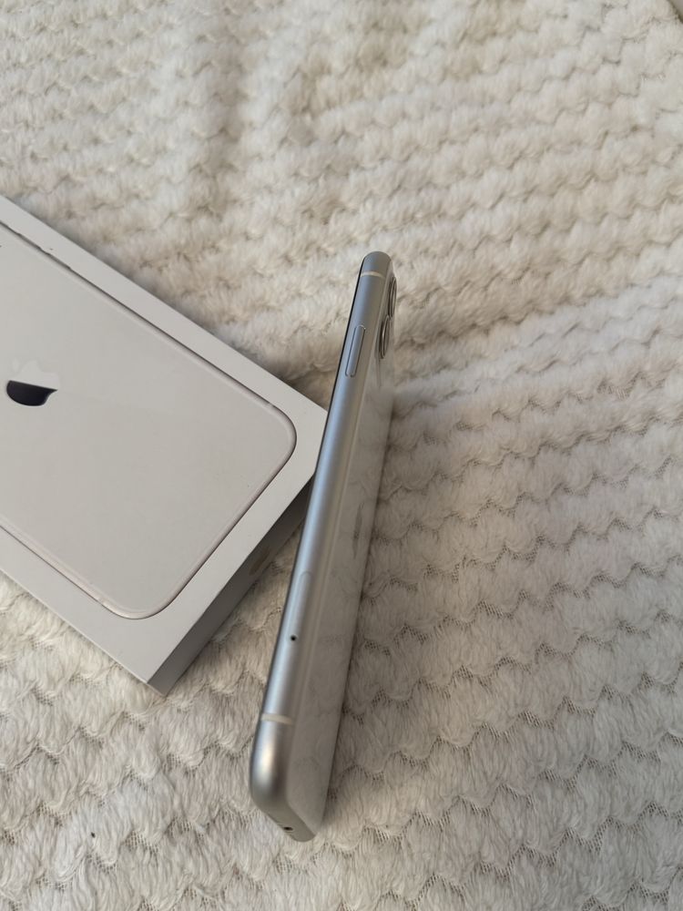 Sprzedam Iphone 11 64GB