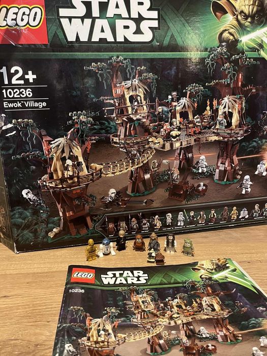 Figurki lego 10236+ pudelko + komplet instruckji