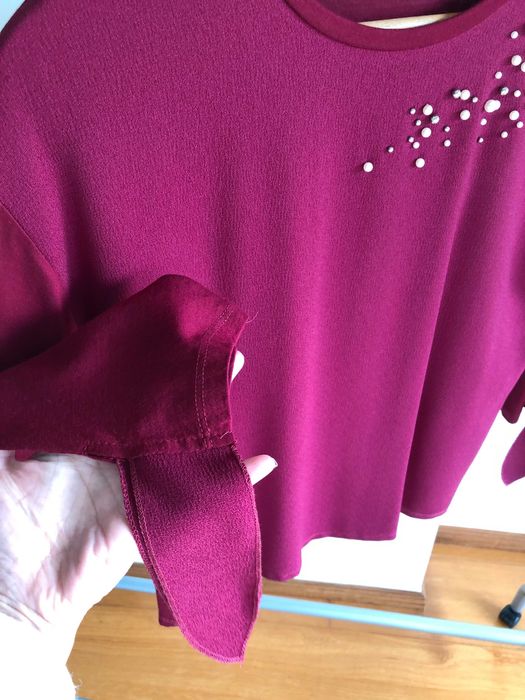Blusa em bordeau com pérolas, da Stradivarius, Tamanho S