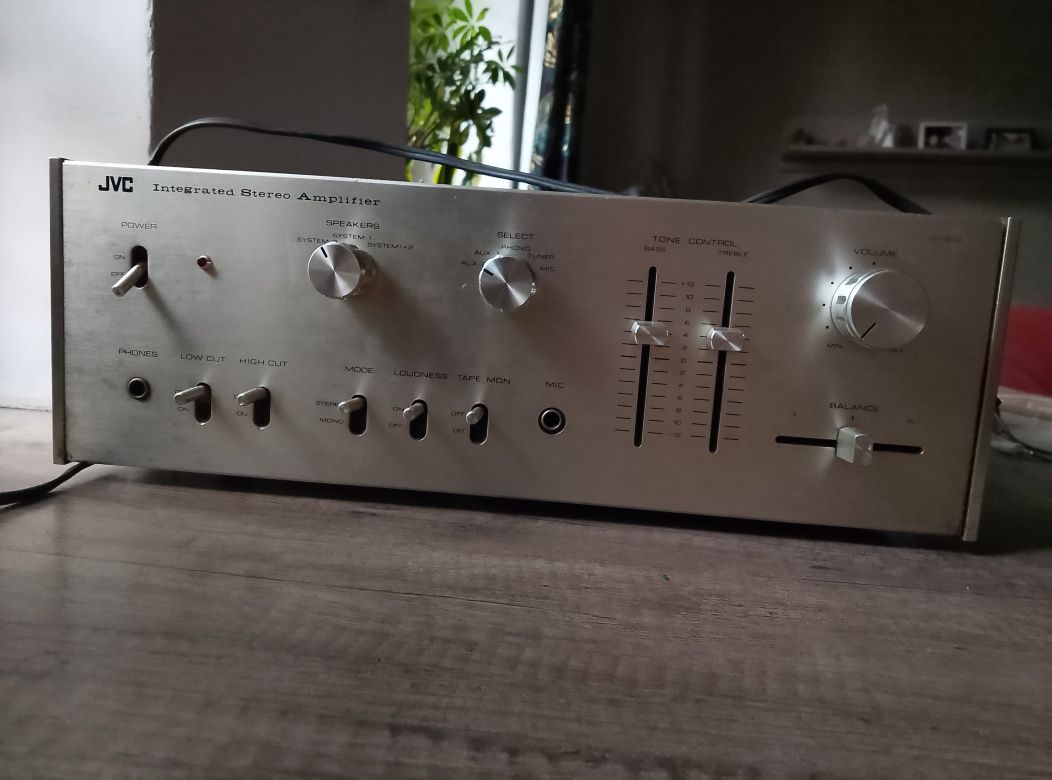JVC Amplifer  350 przy odbiorze osobistym