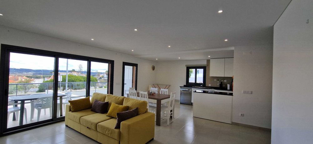 Apartamento T3 para férias com piscina e lugar de garagem