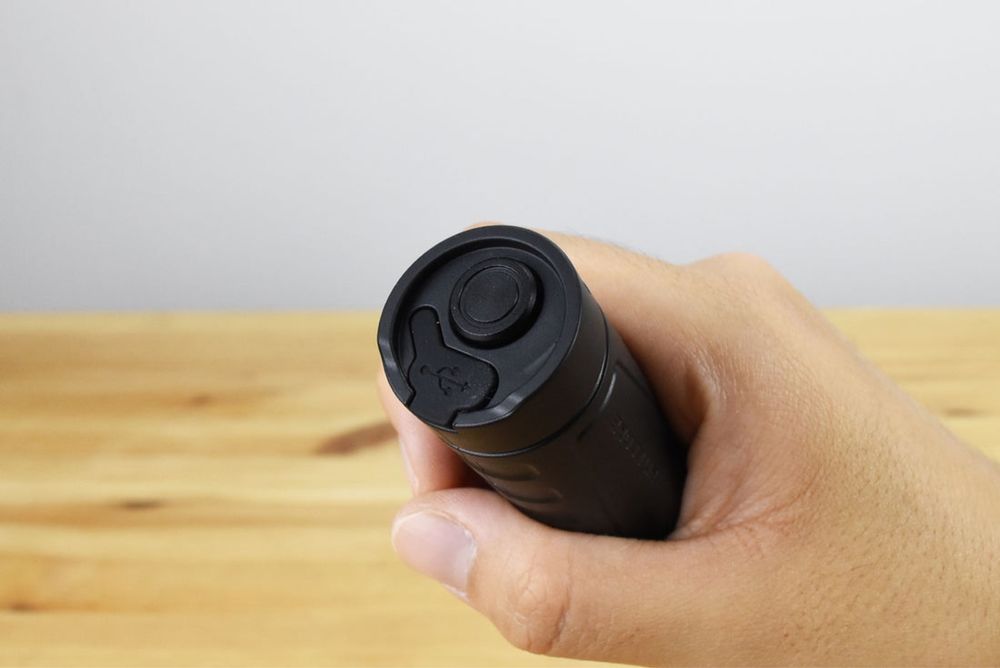 Nitecore MH15 2в1 Ліхтар Кишеньковий + Power Bank 5000 mAh