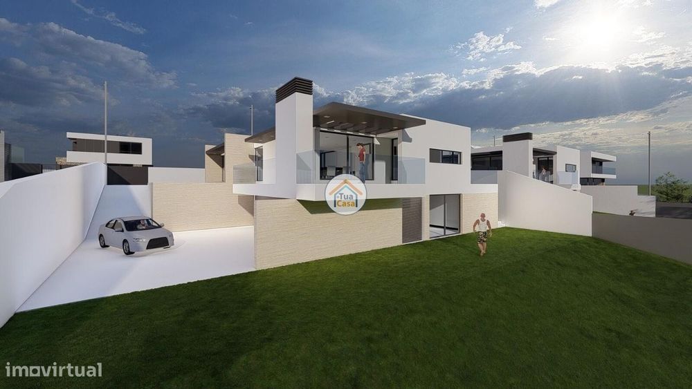 Moradia T3 com Piscina na Granja – Três Suítes, Eficiência e Confor