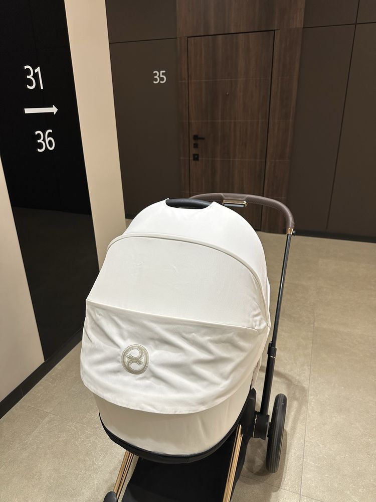 Продам люльку Cybex Priam 4.0 off white