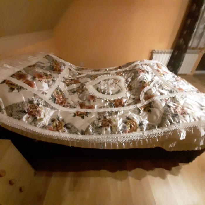 Narzuta z PRL satynowa .