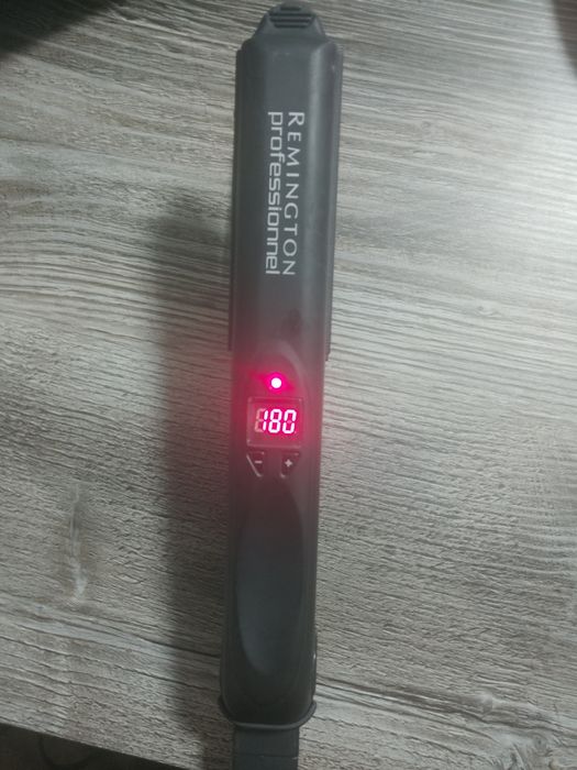 випрямляч для волосся "Remington Professional"