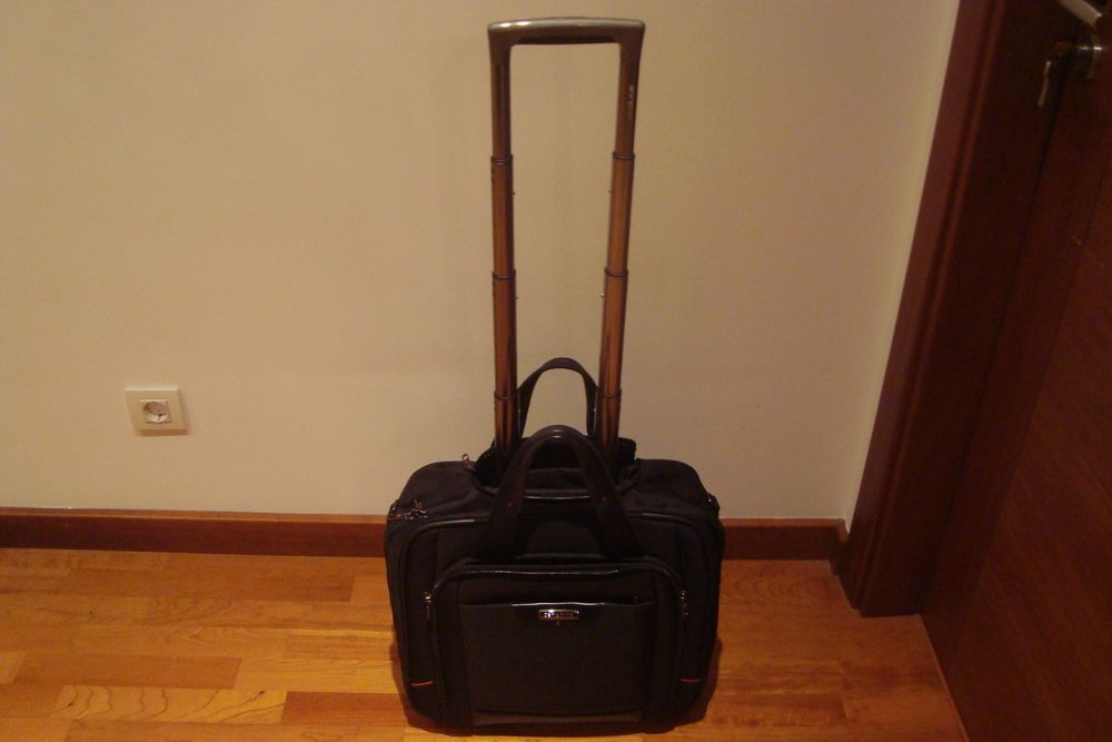 Samsonite TROLEY Pro-DLX4  -  nunca usado