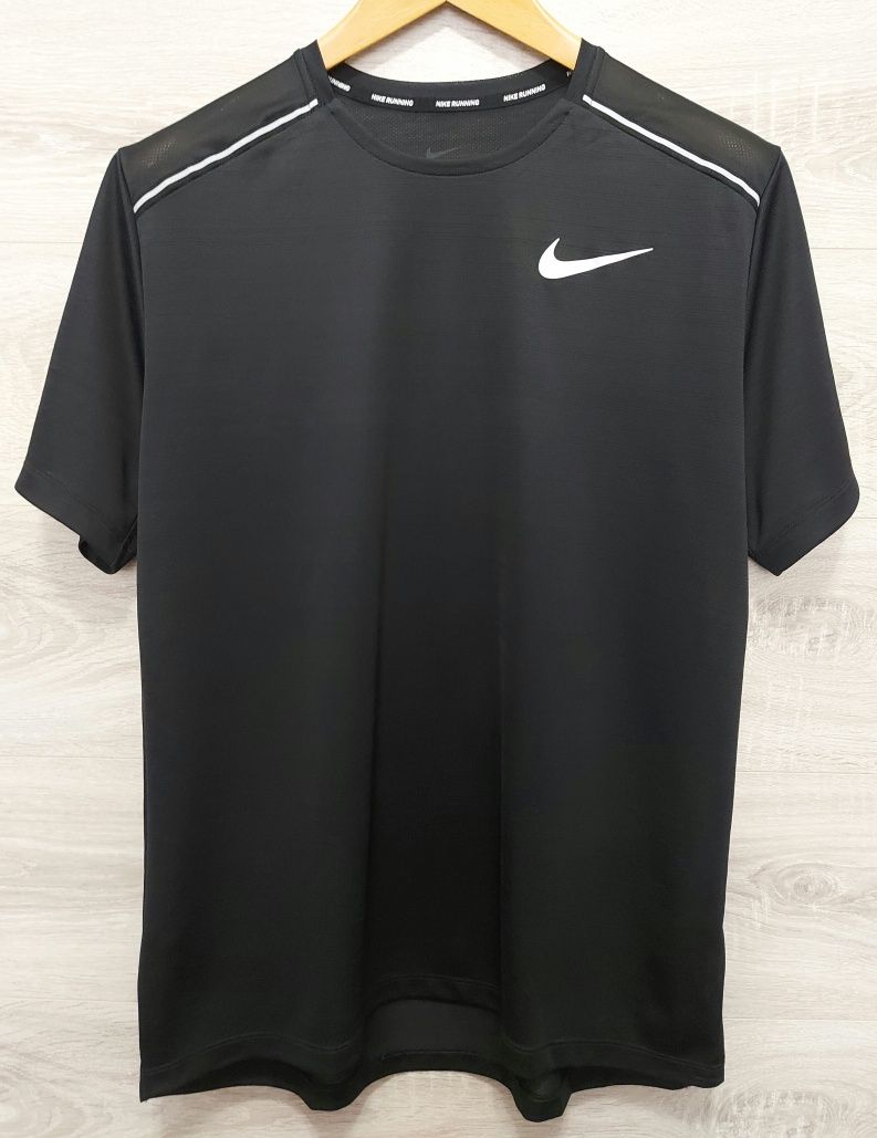Шорты Nike Dri Fit Running Division. Футболка Nike Dri Fit Miler Top