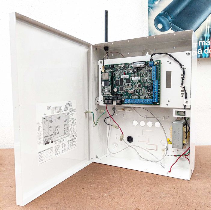 Vanderbilt Sistema de Intrusão Painel de controlo SPC5330.320-L1