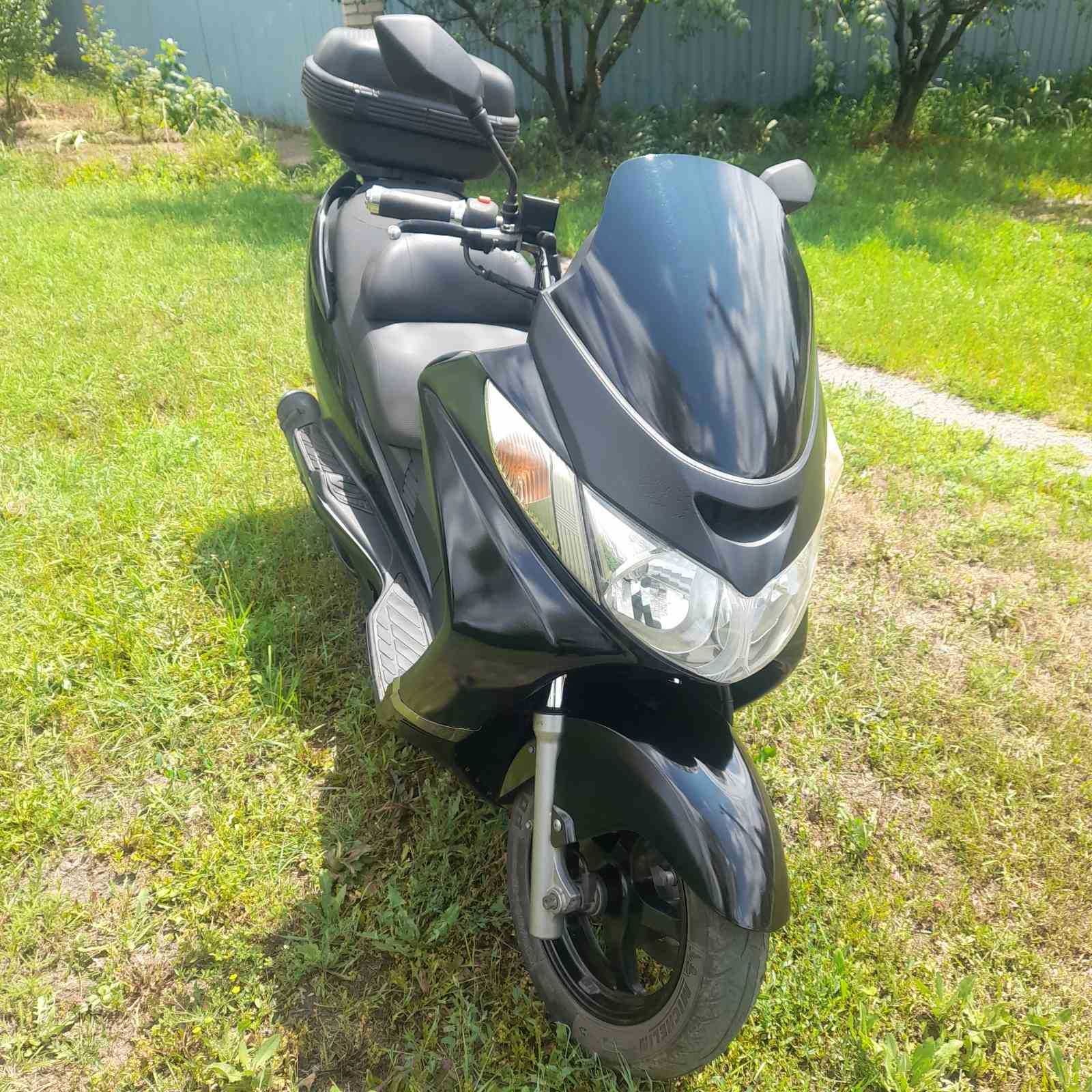 скутер максискутер Suzuki SkyWave 250
