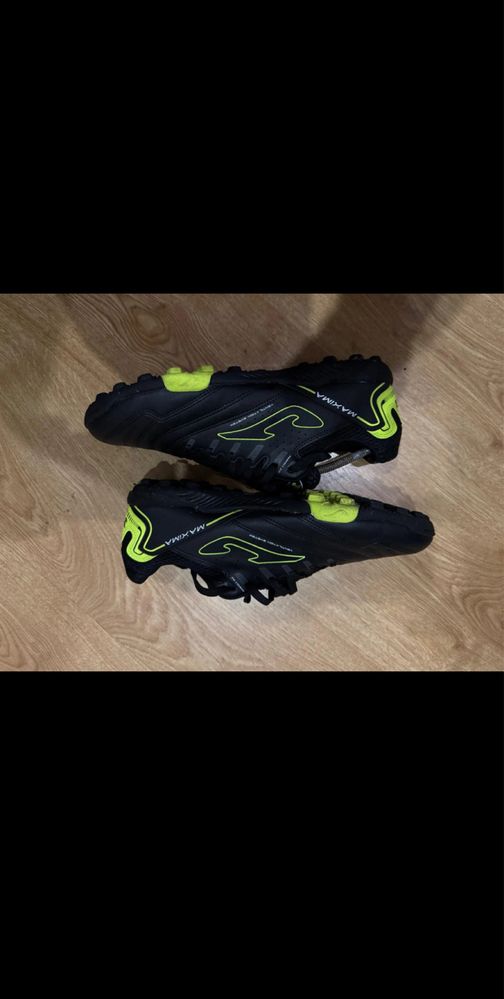 Sapatilhas joma 44