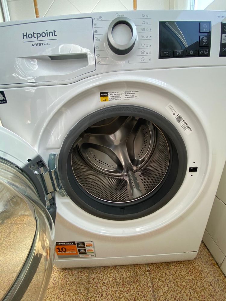 Máquina de Lavar Roupa - HOTPOINT NM11 847 WS A EU - 8 Kg