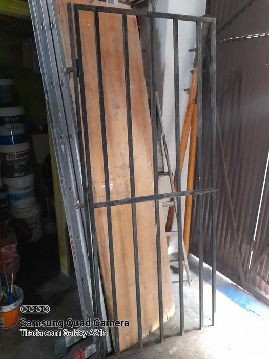Grade de ferro para porta