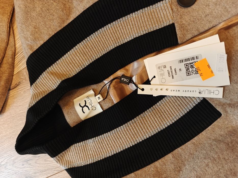 Piękny szary żakiet ze srebrną nitką