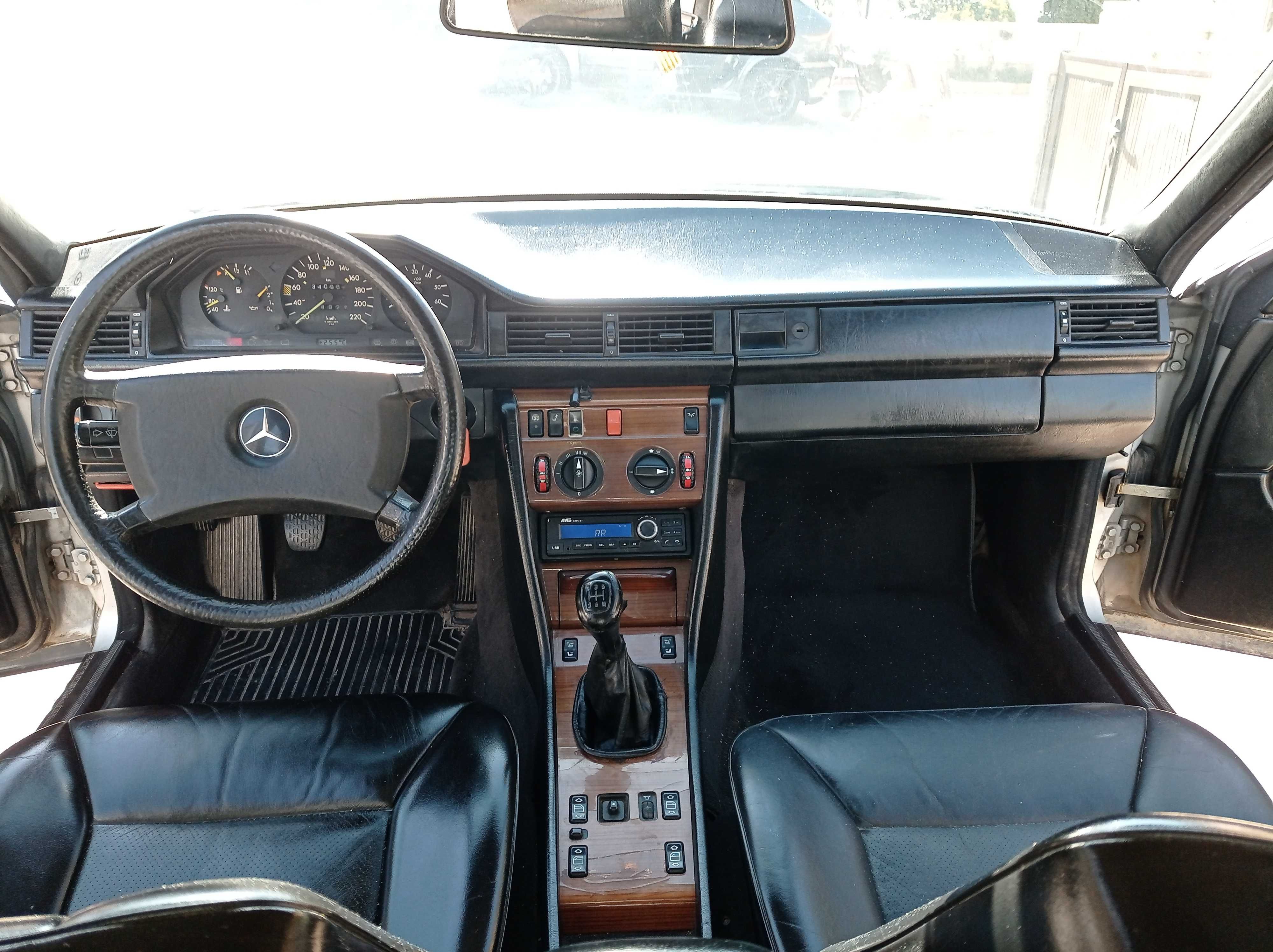 Mercedes 300D 4Matic -w124