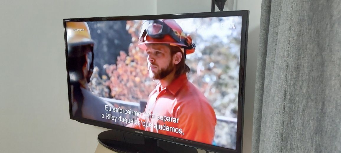Tv Led Samsung 40" FHD Não é smart  tv