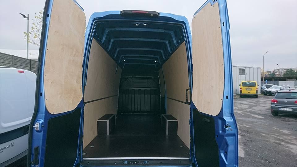 Iveco Daily L4H3 wyłożenie obszaru ładunkowego