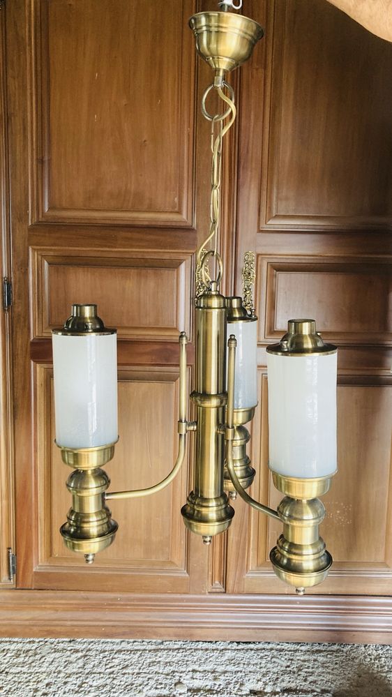 Conjunto candeeiro de teto e de mesa