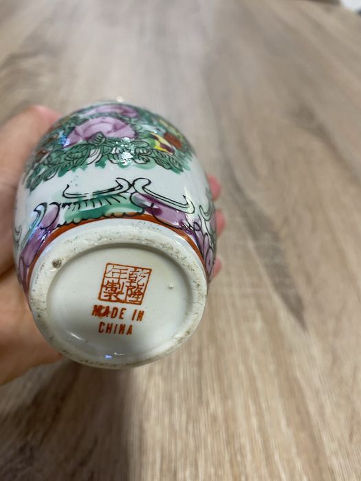 Jarra de porcelana chinesa, pintada à mão, família rosa