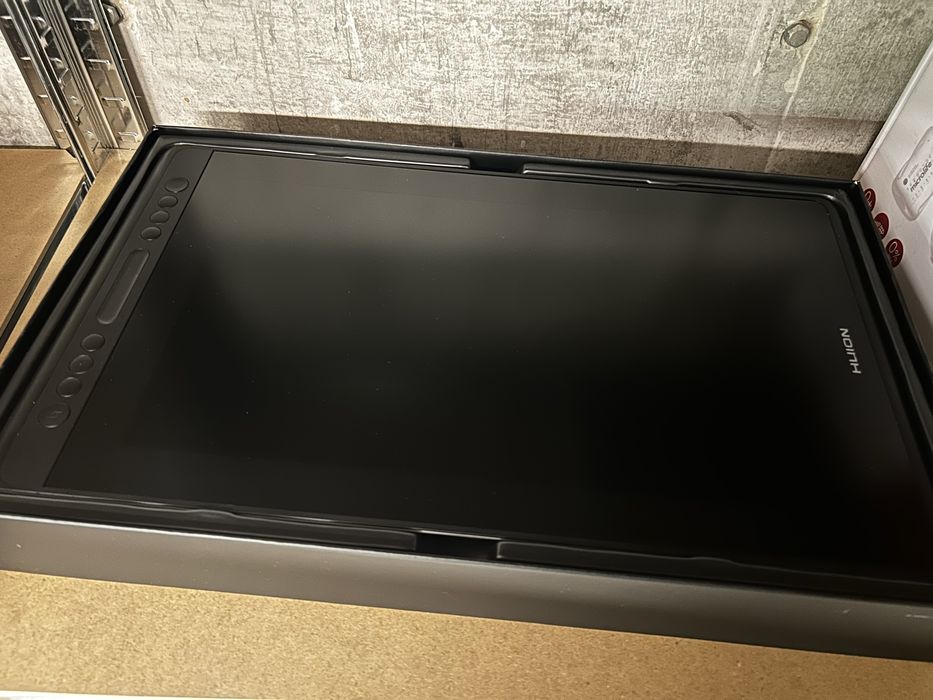 Tablet graficzny 15.6” HUION Kamvas Pro 16