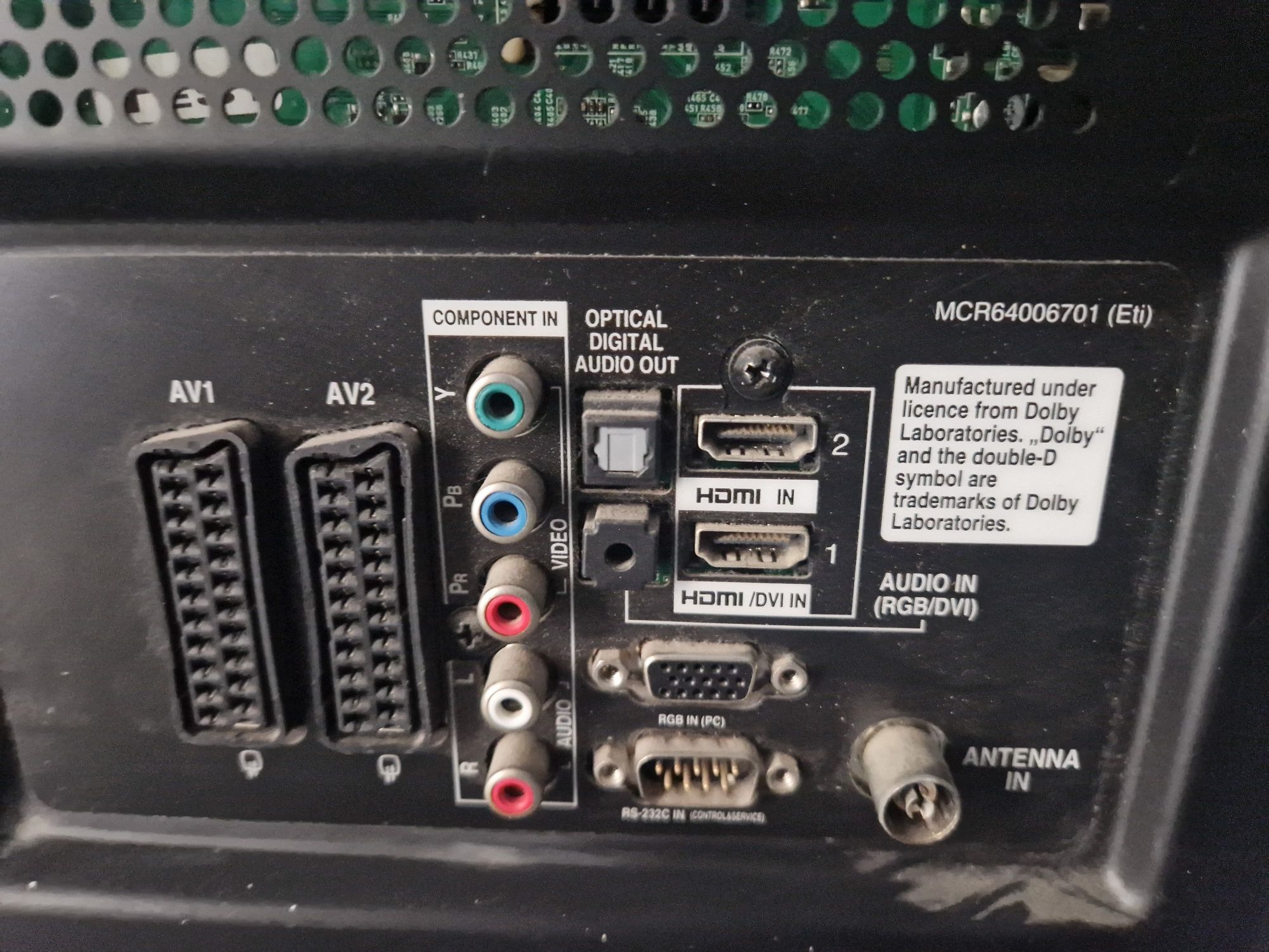Telewizor LG sprawny z pilotem, dekoderem, wieszakiem,
