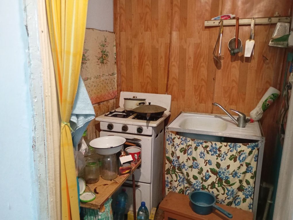 Срочно !!   Продам  2 комнаты в с. Нерубайское  12.т.у.е.