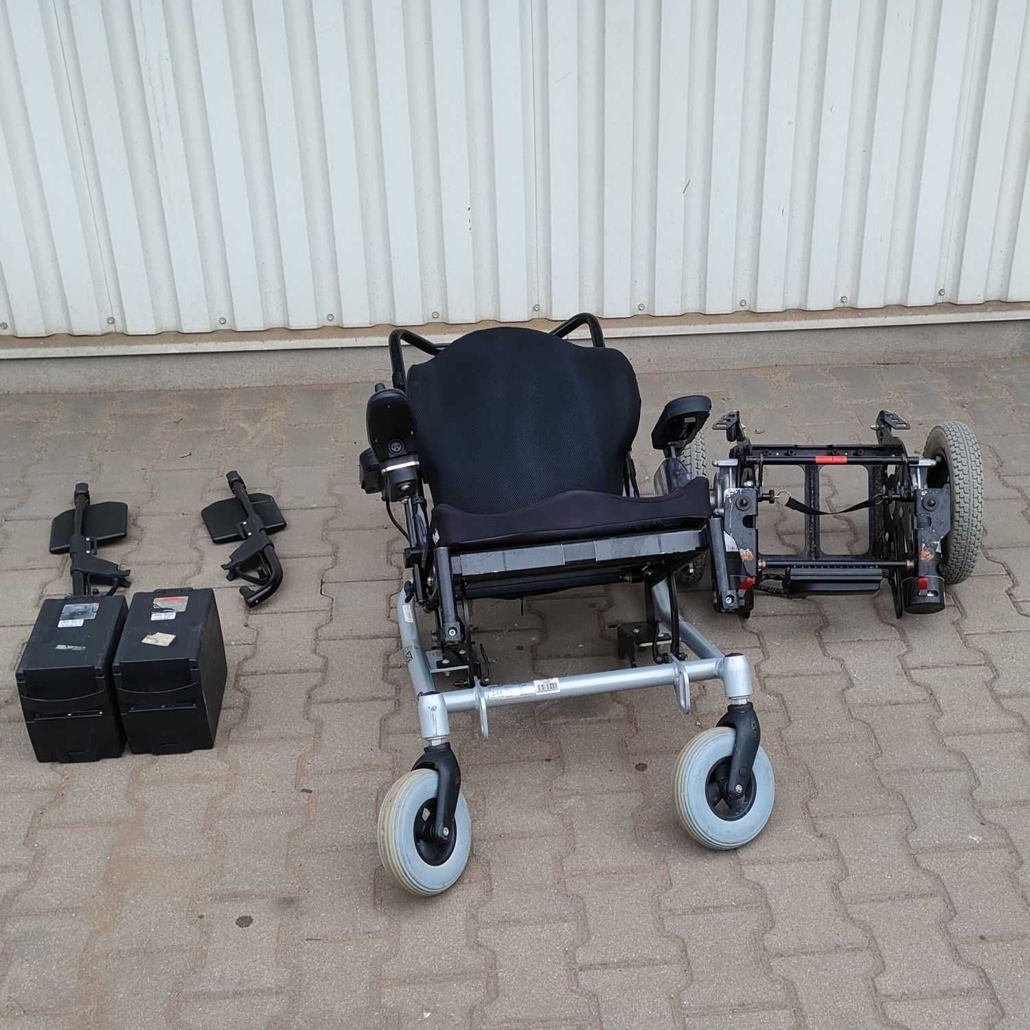 Wózek inwalidzki elektryczny Otto Bock A200 składany