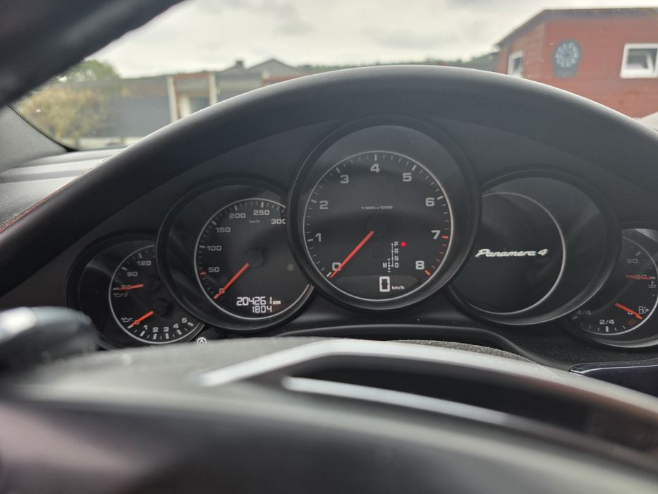 Porsche Panamera 4 Limited Edition