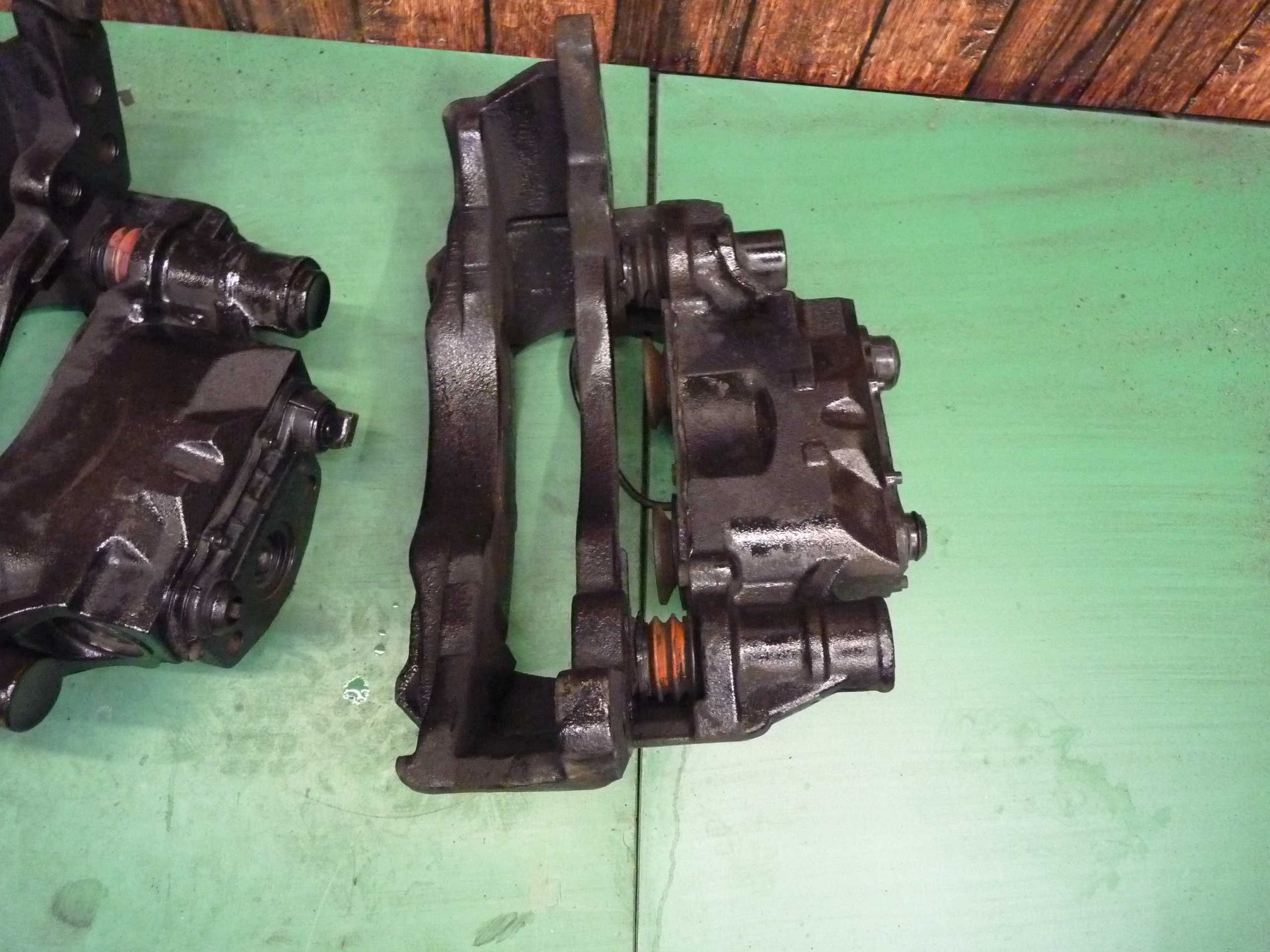 zaciski przednie scania r 420 plus klocki po regeneracji