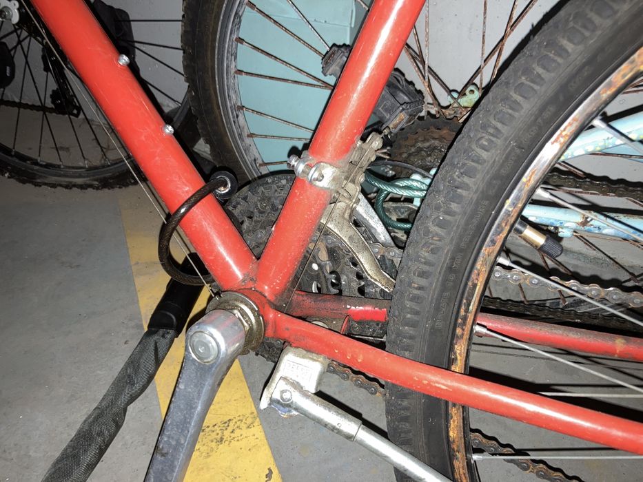 Bicicleta vermelha roda 26