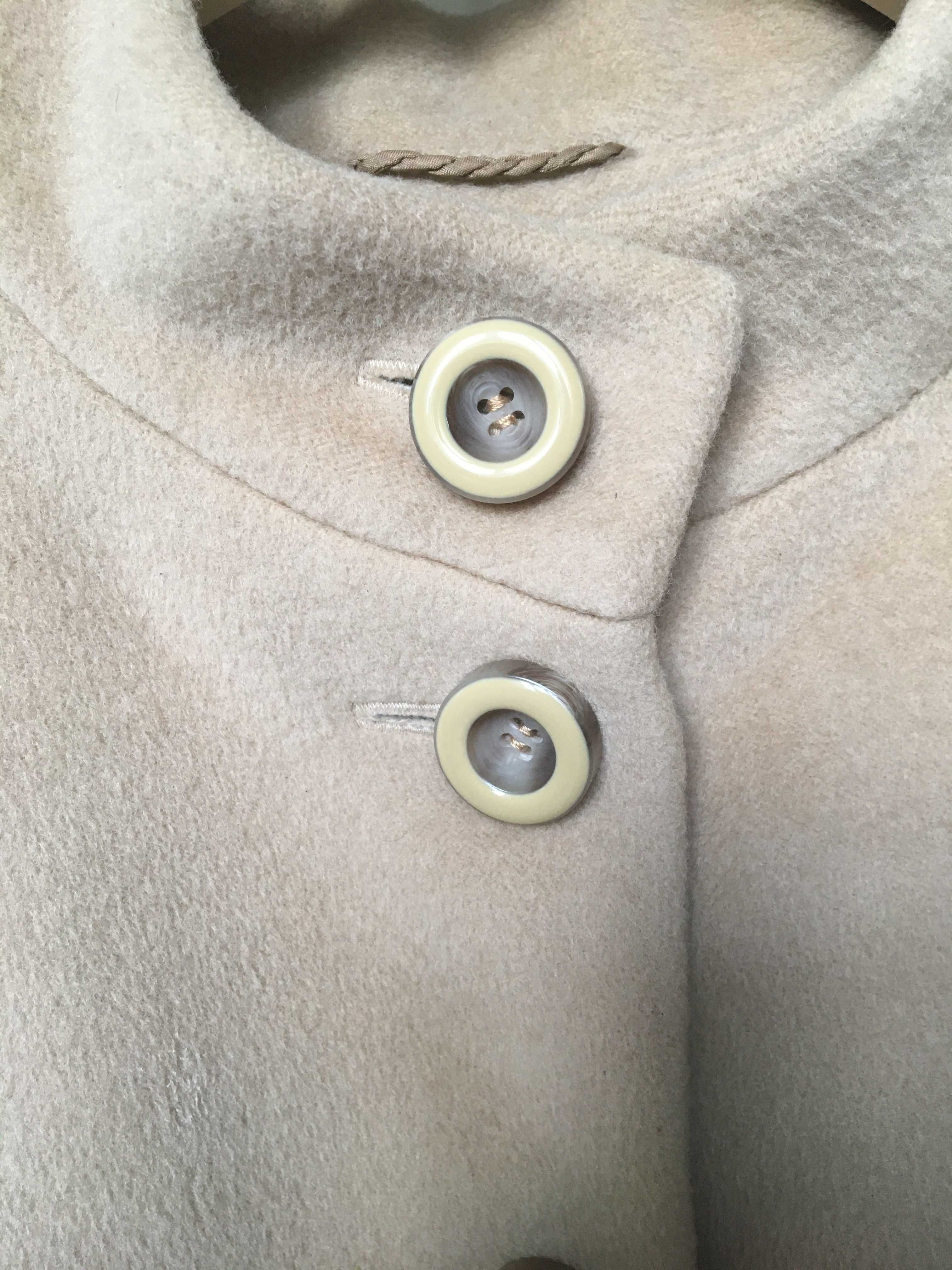 Пальто женское демисезонное  кашемировое размер М