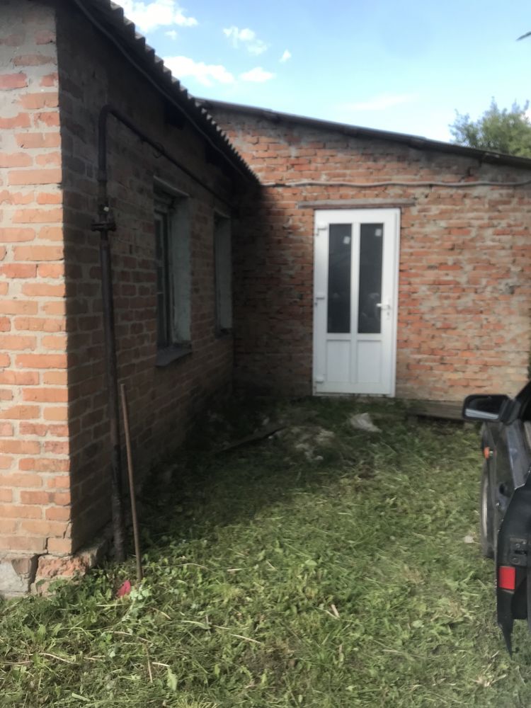 Продам будинок,сарай гараж.