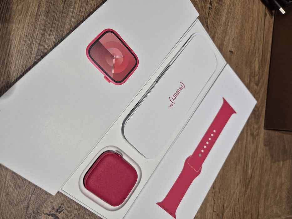 Apple Watch Series 9 45mm Red Sport S/M
