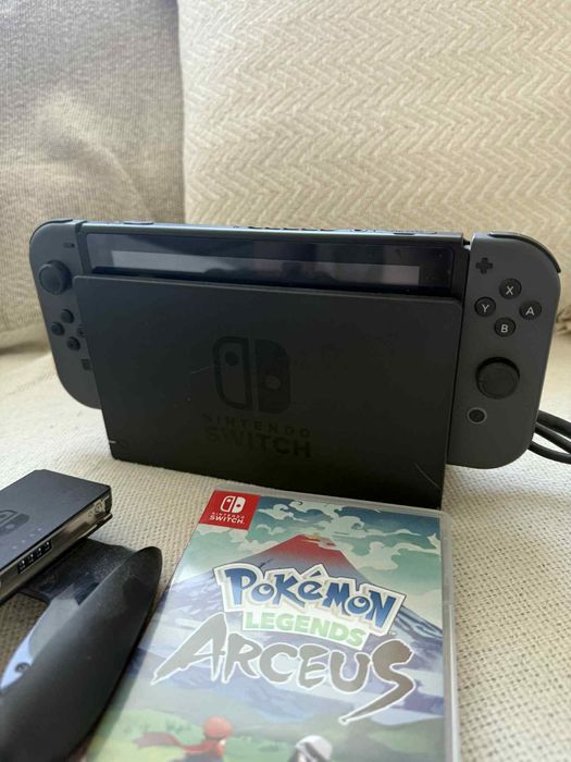 Nintendo Switch V2 + dwa pady + gra