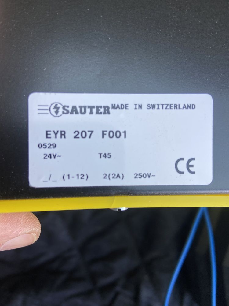 Універсальний контроллер Sauter novaFlex EYR 207 F001