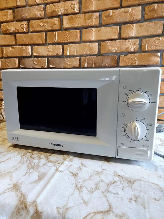 Мікрохвильова піч Samsung M1712NR. Мікроволновка
