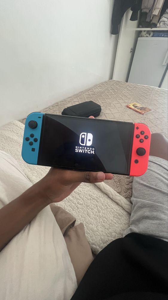 Nintendo Switch OLED Nova + Bolsa + Acessórios + Cartão 256gb