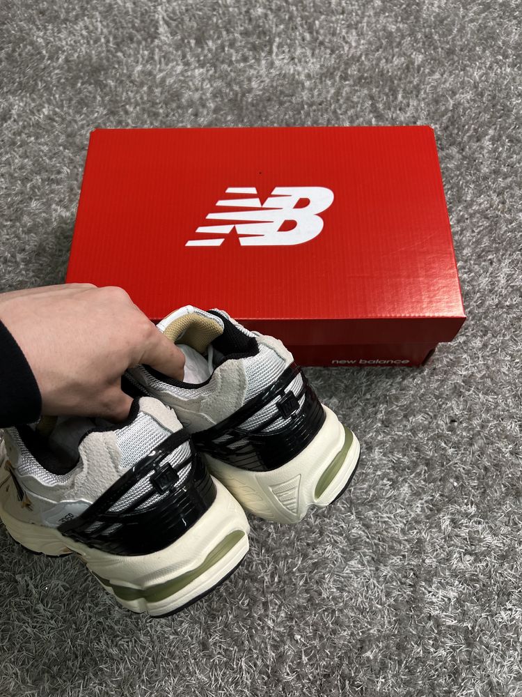 Нові кросівки New Balance 1906