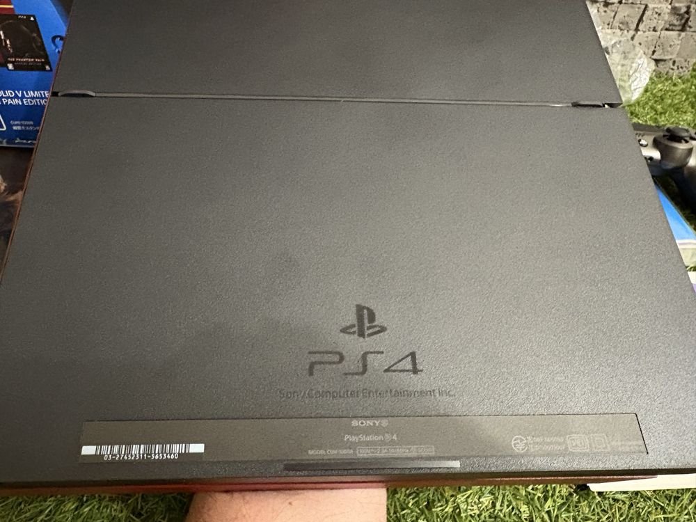 SONY PS4 limited MetalGear Solid NTSC J 100v