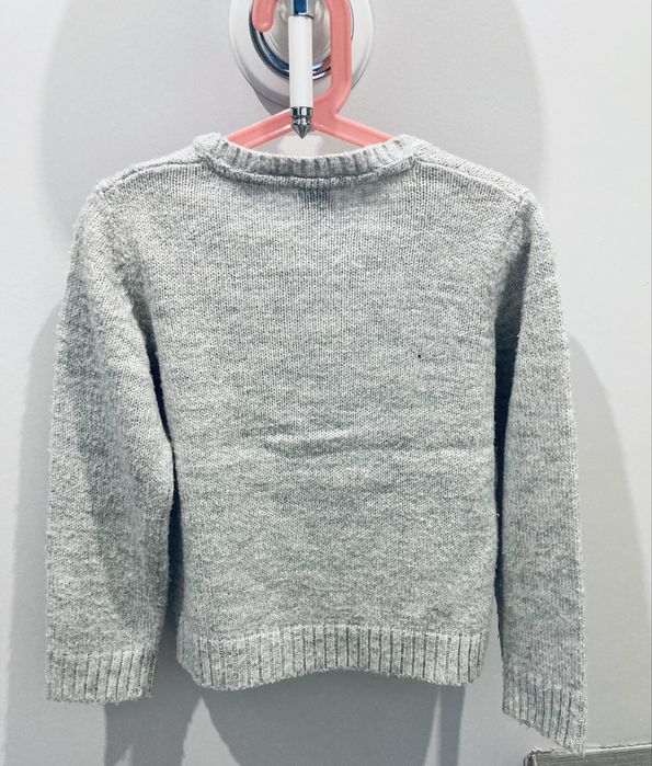 Wełniany sweter dla dziewczynki rozmiar 128cm