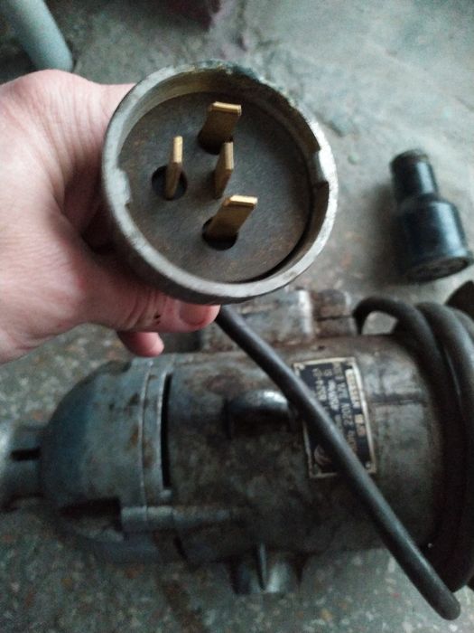 Мощная низкооборотистая дрель ИЭ-1015а СССР. Все родное. Как новая