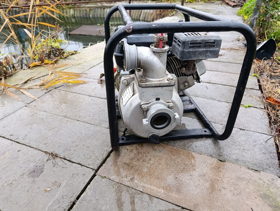 Продам мотопомпу.