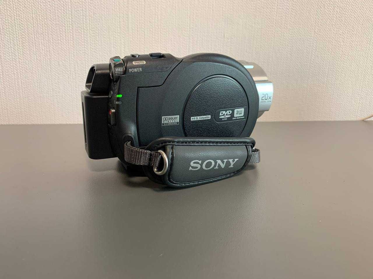 Відеокамера SONY DCR-DVD908e