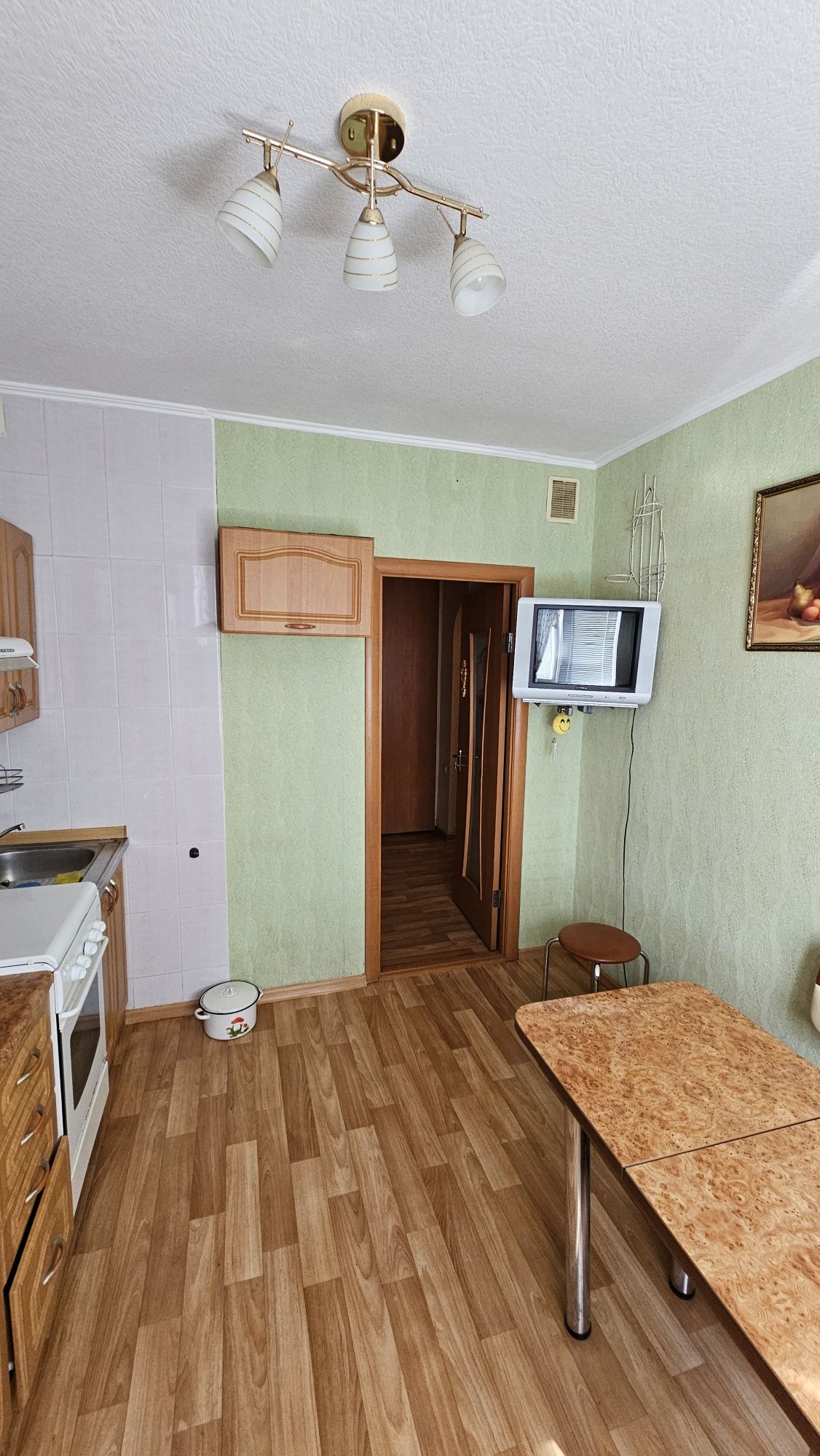 Продам 2к квартиру Жадова з ремонтом  та меблями