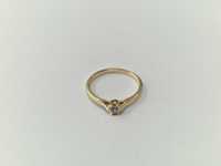 Złoty pierścionek damski/ 585/ 1.23 gram/ R10/ DIA 0.12CT/ żółte złoto