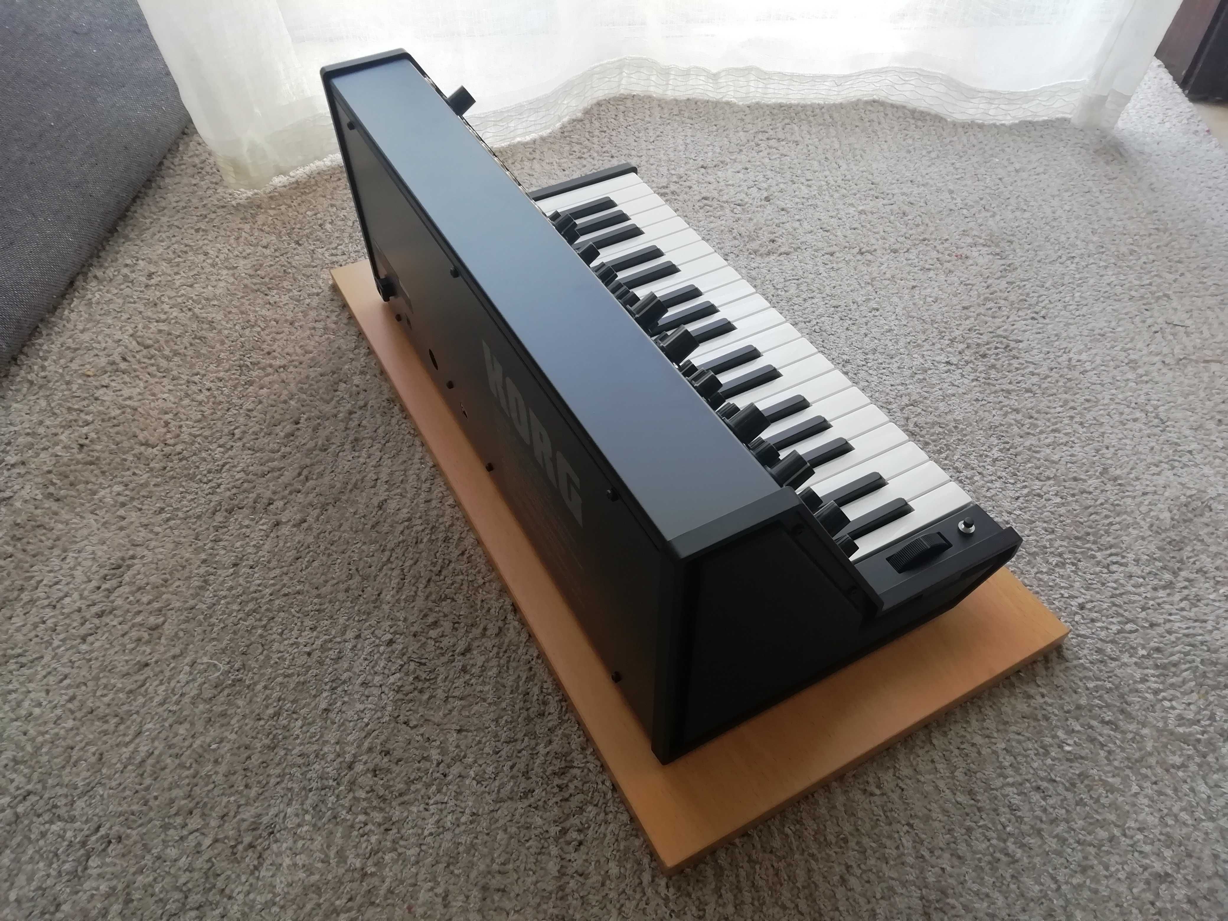 Sintetizador Korg MS-20 Mini + Decksaver (Novos)