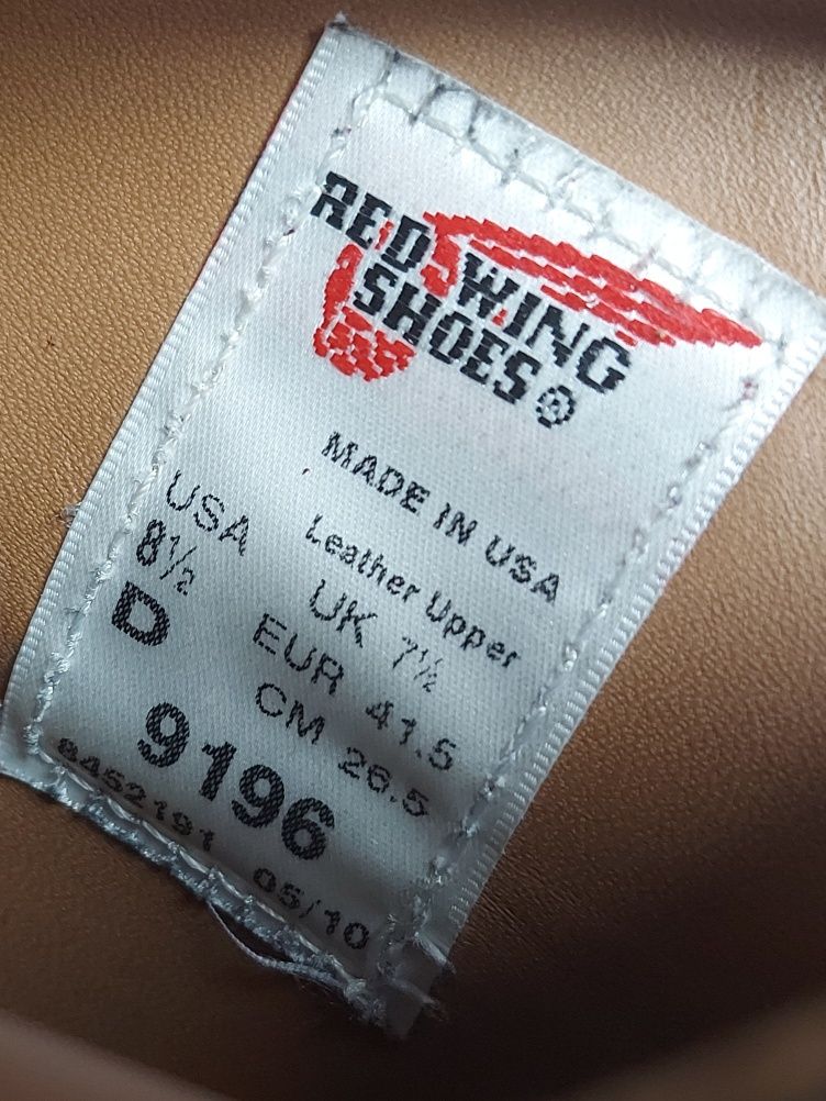Черевики  фірми RED WING  USA оригінал 

Размер по бирке:
USA 8 1/2  U