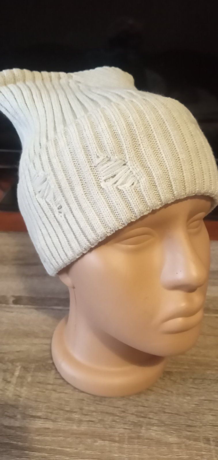 Товары для туризма. Шапки 550 грв. шт.